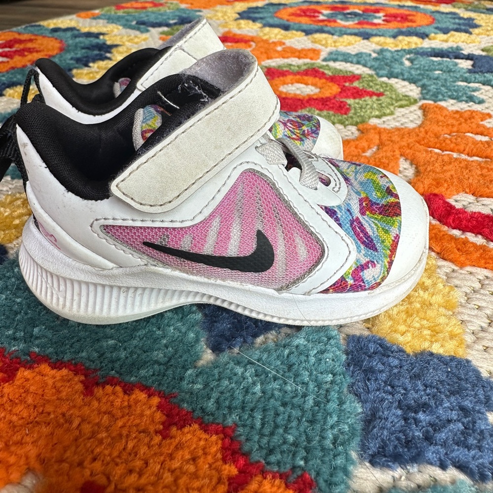Nike Downshifter Little Kids Shoes size 4C Sneakers - Picture 2 of 6
